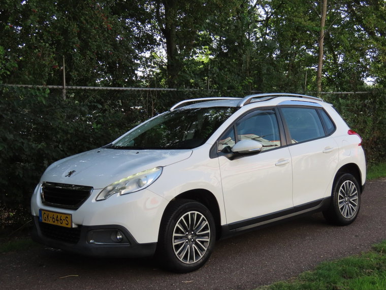 Peugeot 2008 foto 1