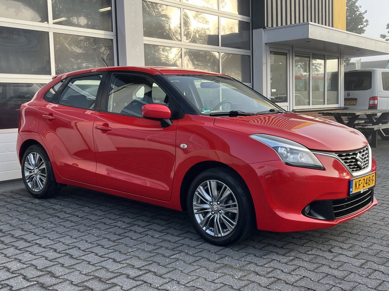 Suzuki Baleno foto 1