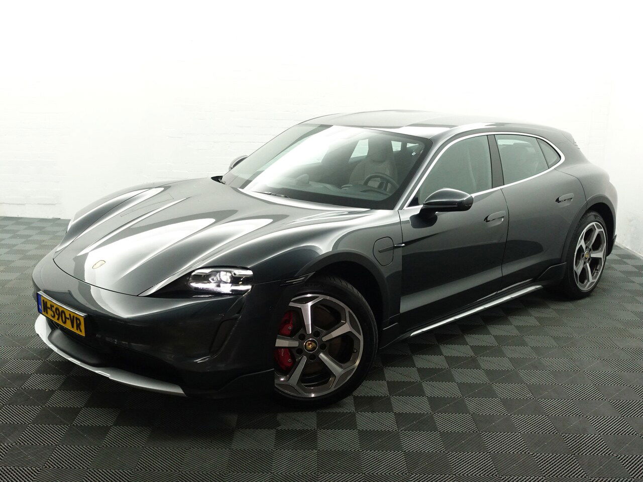 Porsche Taycan Cross Turismo