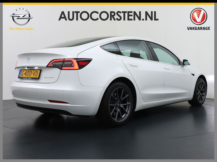 Tesla Model 3 Gerserveerd