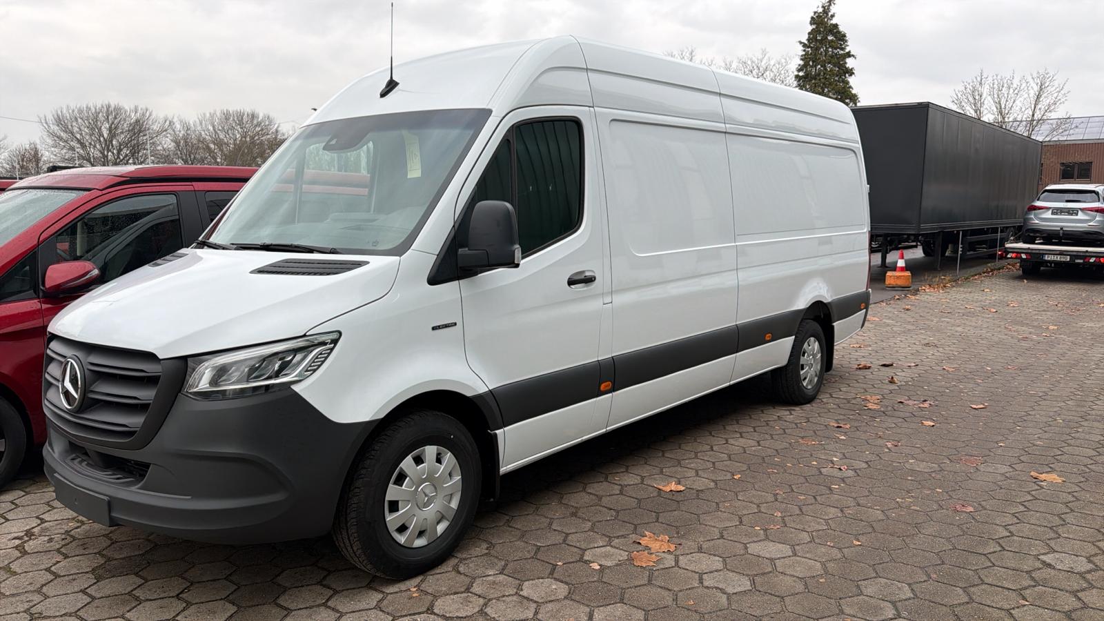 Foto van Mercedes-Benz eSprinter 414 PRO