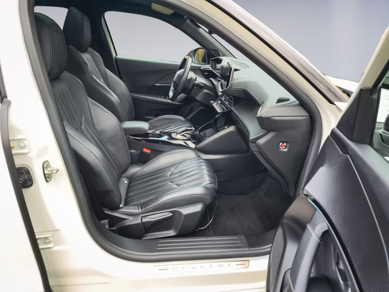 Peugeot e-2008