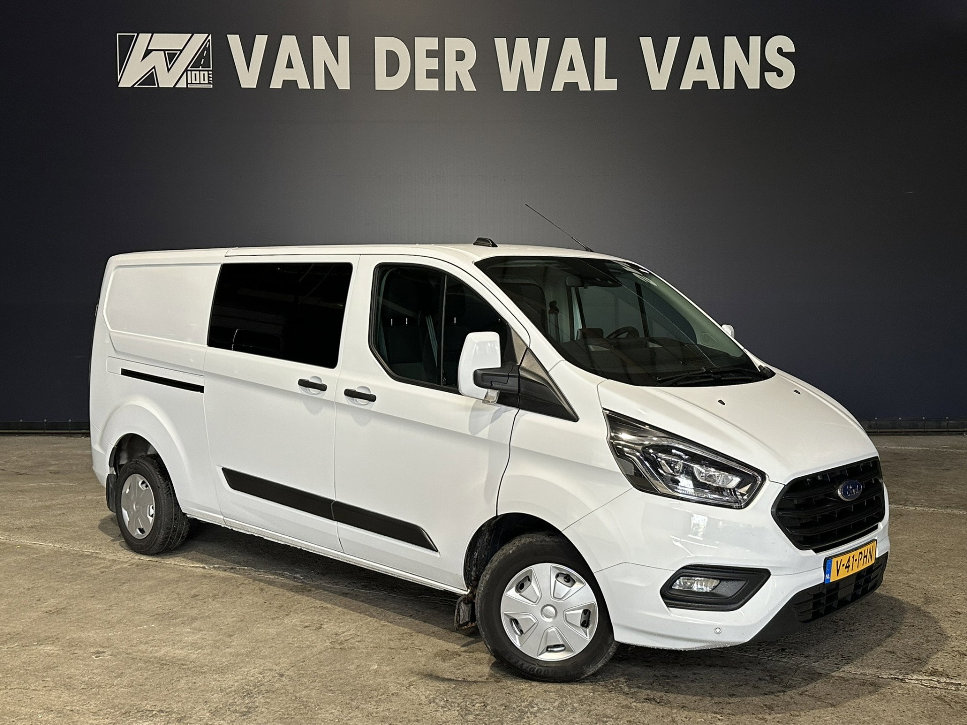 Ford Transit Custom 2.0 TDCI 130pk L2H1 Dubbele Cabine Euro6 Airco | 6-Zits | Xenon | Camera | Navigatie | Apple Carplay | LED