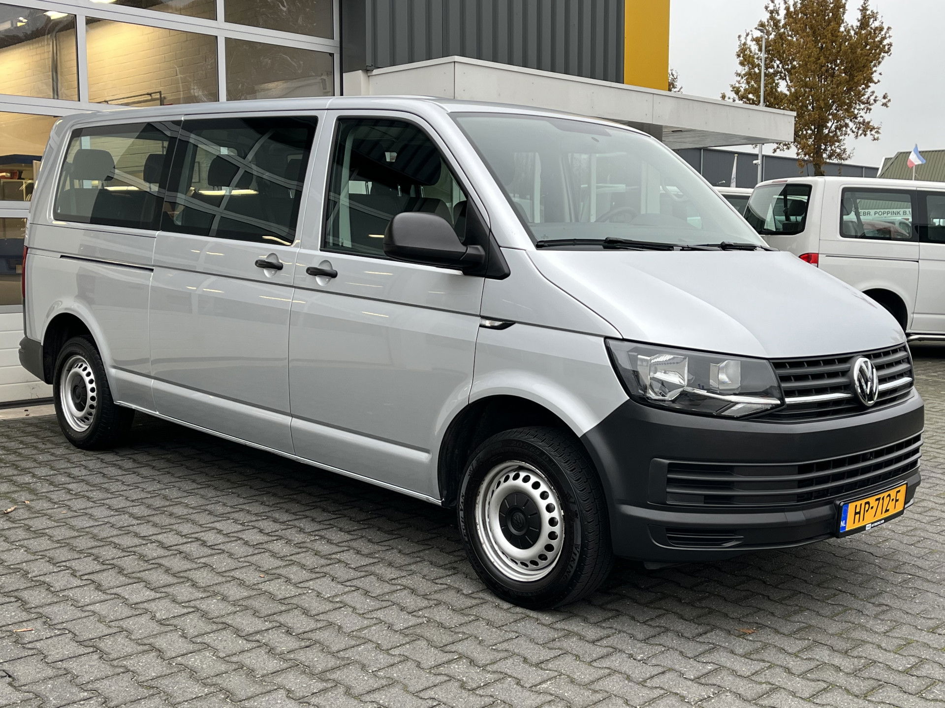 Foto van Volkswagen Transporter Kombi 9-persoons