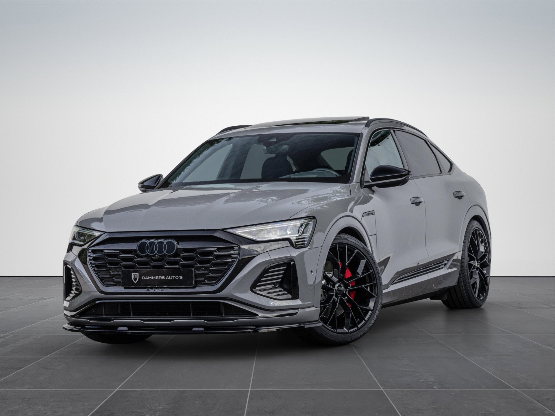 Foto van Audi Q8 Sportback e-tron