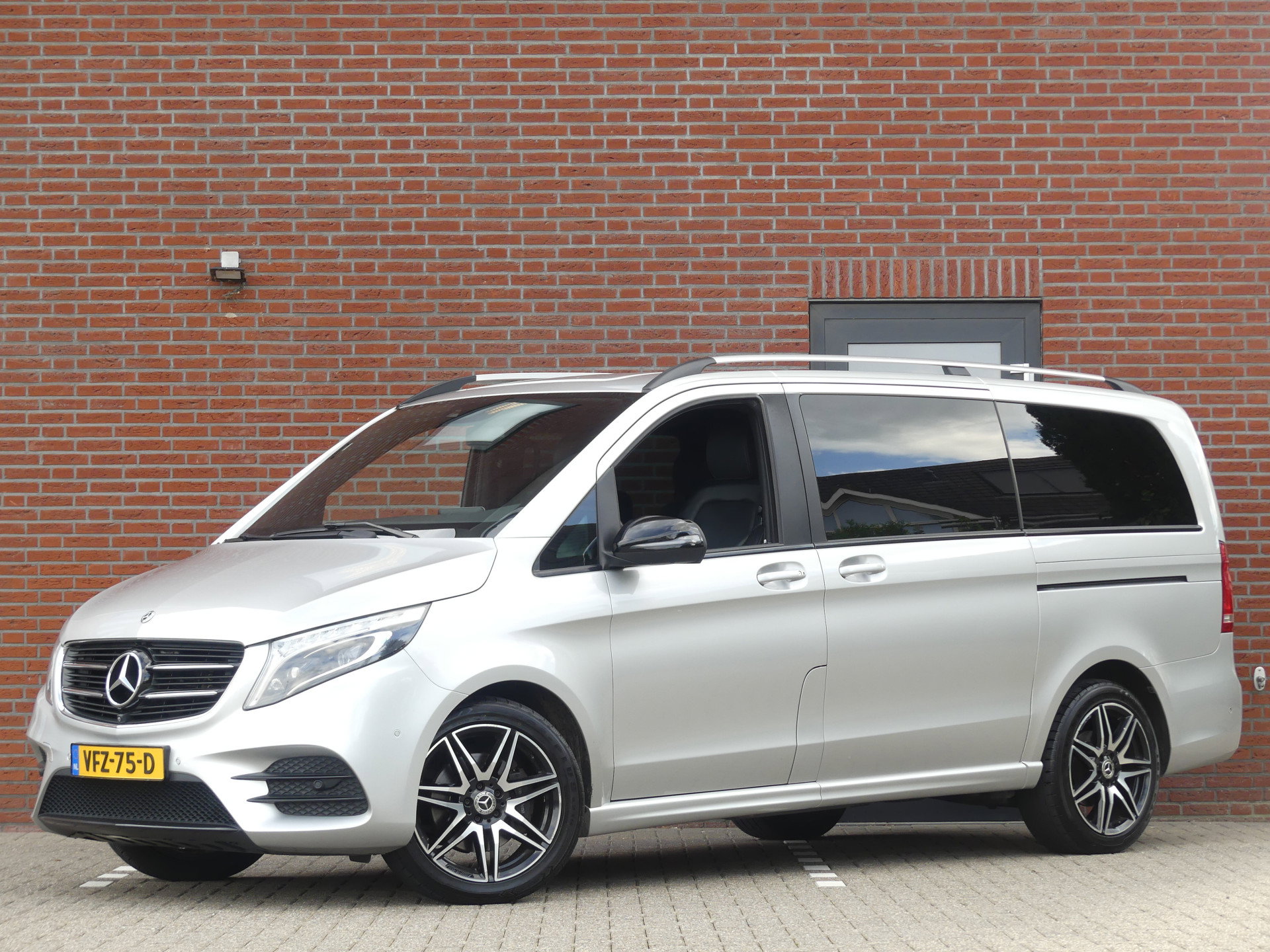 Foto van Mercedes-Benz V-Klasse