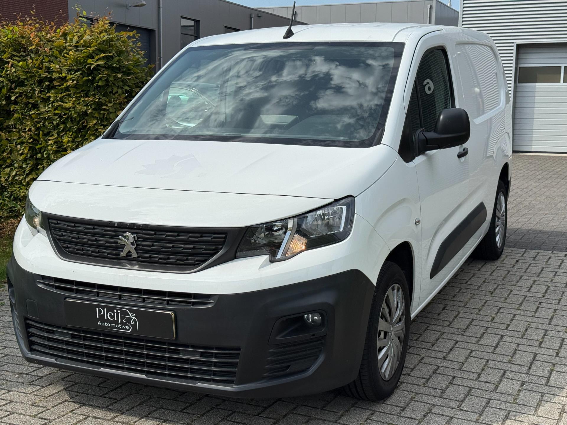 Foto van Peugeot Partner