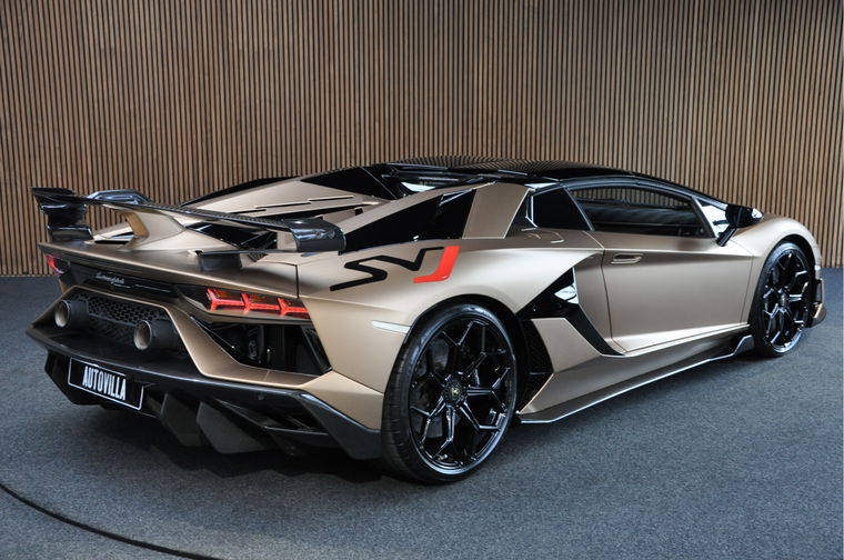 Lamborghini Aventador
