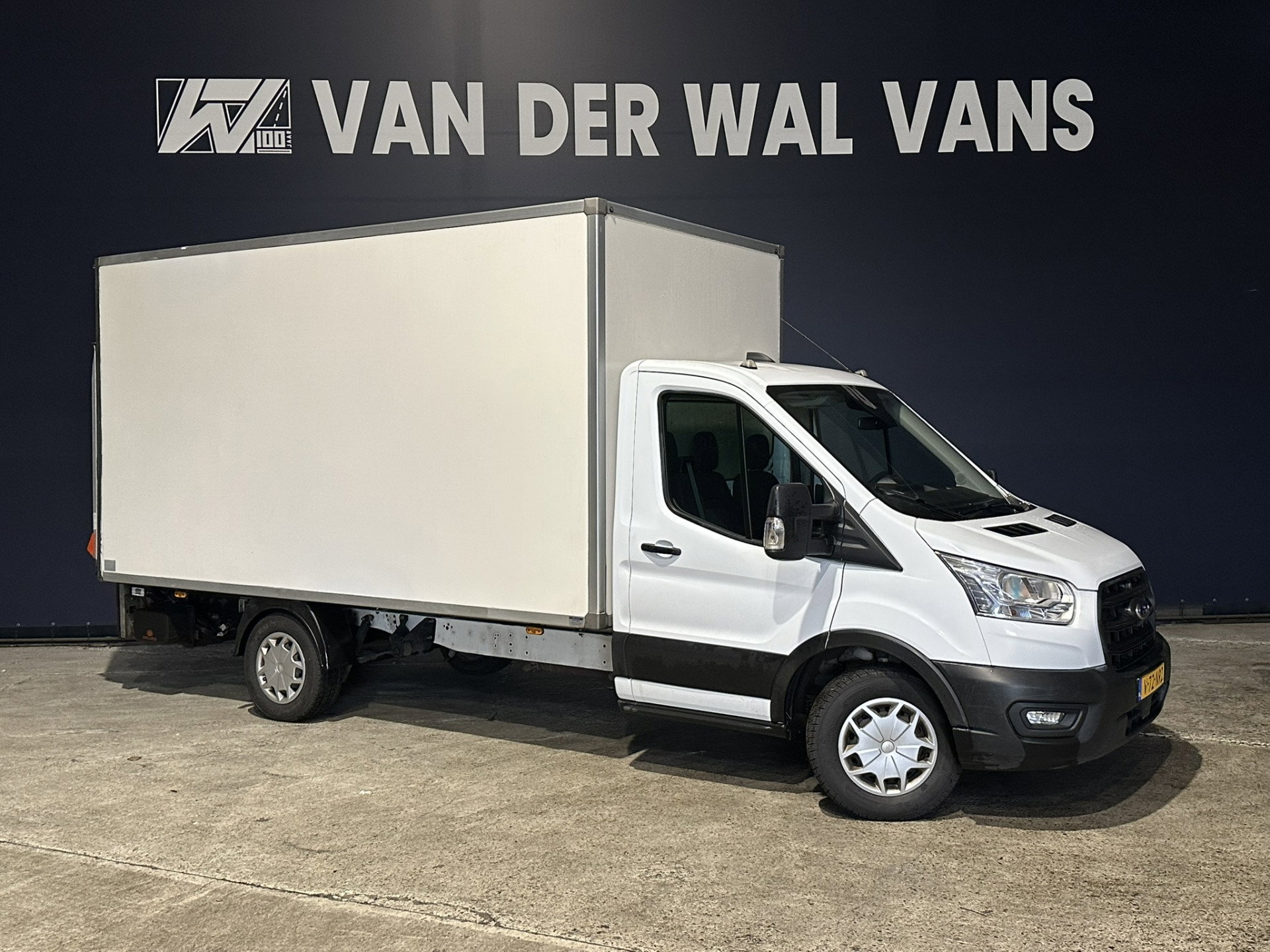 Ford Transit 2.0 TDCI 161pk Bakwagen Laadklep Euro6 Airco | Cruisecontrol | Verwarmde voorruit | 1040kg laadvermogen