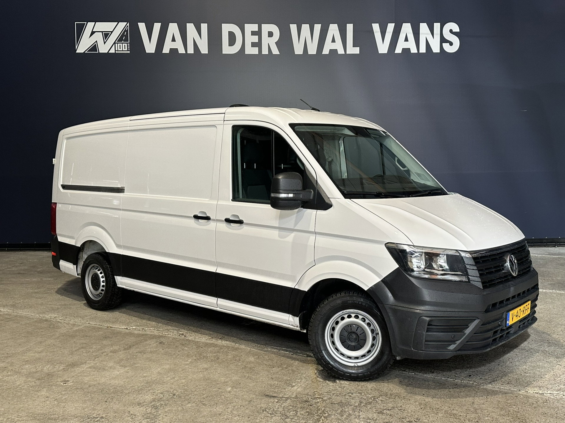 Volkswagen Crafter 2.0 TDI 141pk L3H2 L2H1 inrichting Euro6 Airco | Camera | Apple Carplay | Parkeersensoren