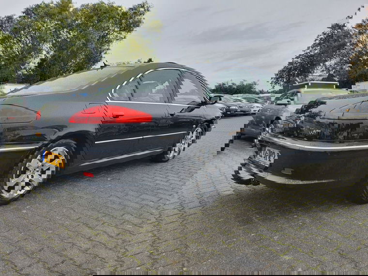Peugeot 607