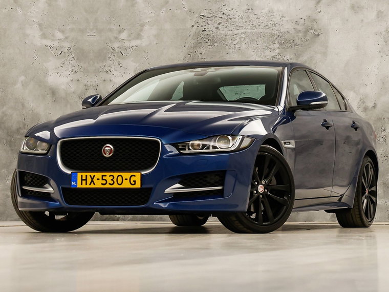 Jaguar XE foto 1