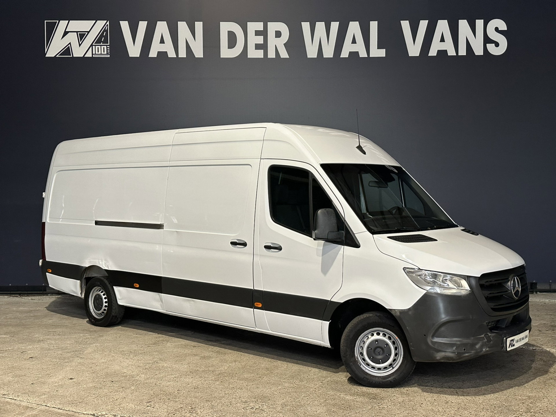 Mercedes-Benz Sprinter 317 CDI 170pk L3H2 Euro6 Airco | Camera | Navigatie | Apple Carplay | 3500kg Trekhaak | Stoelverwarming