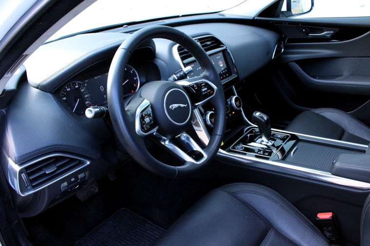 Jaguar XE