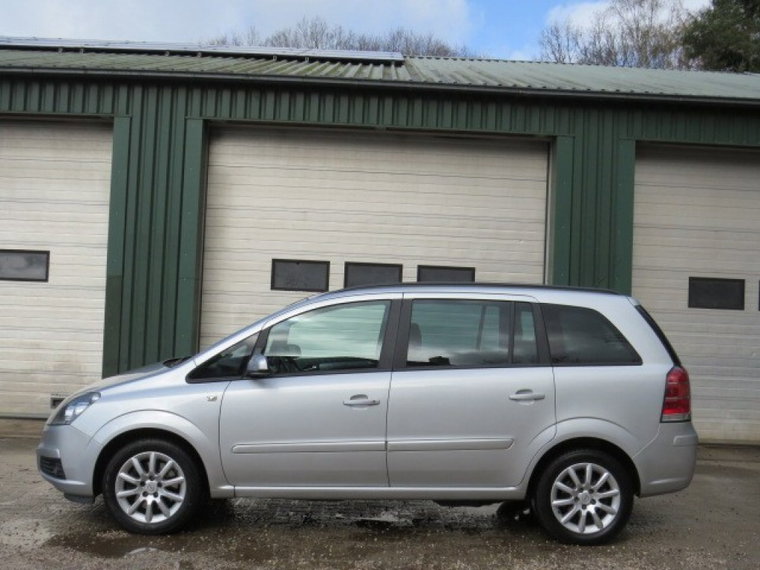 Opel Zafira foto 1