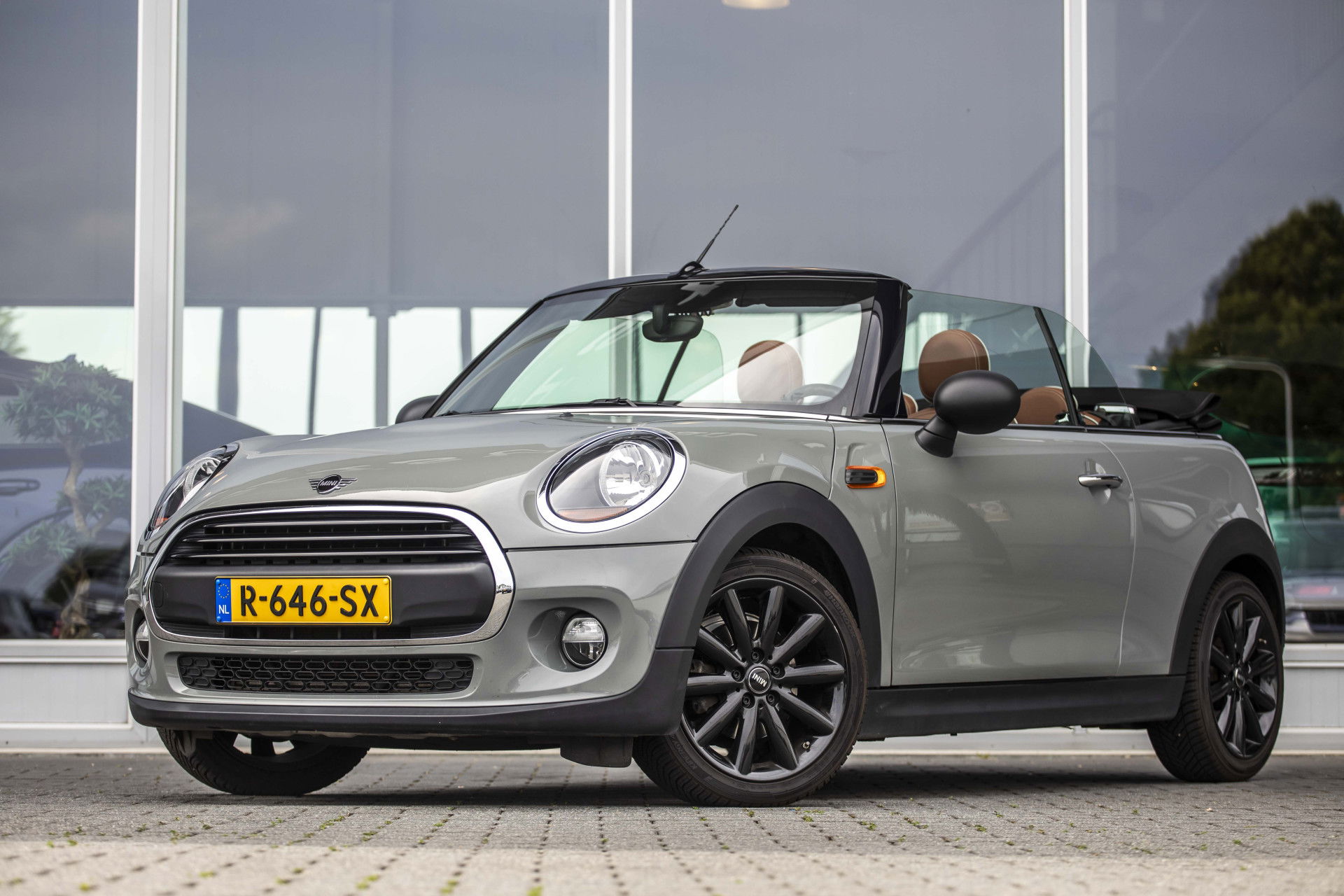 Foto van MINI Cabrio