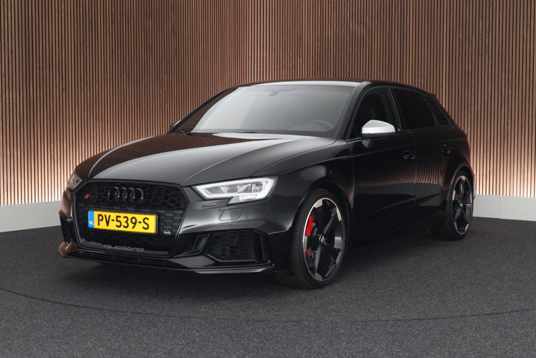 Audi RS3 foto 1