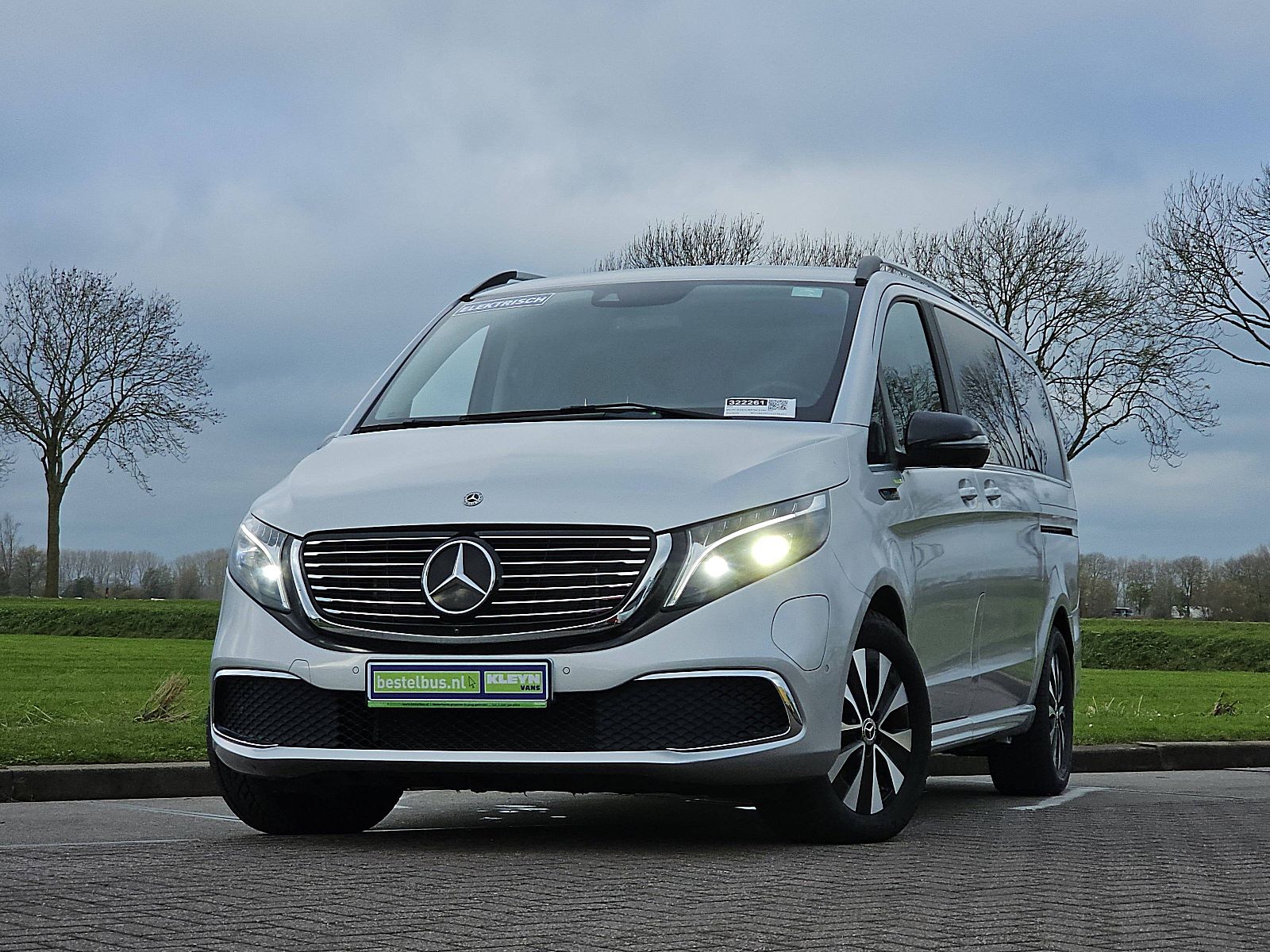 Foto van Mercedes-Benz EQV
