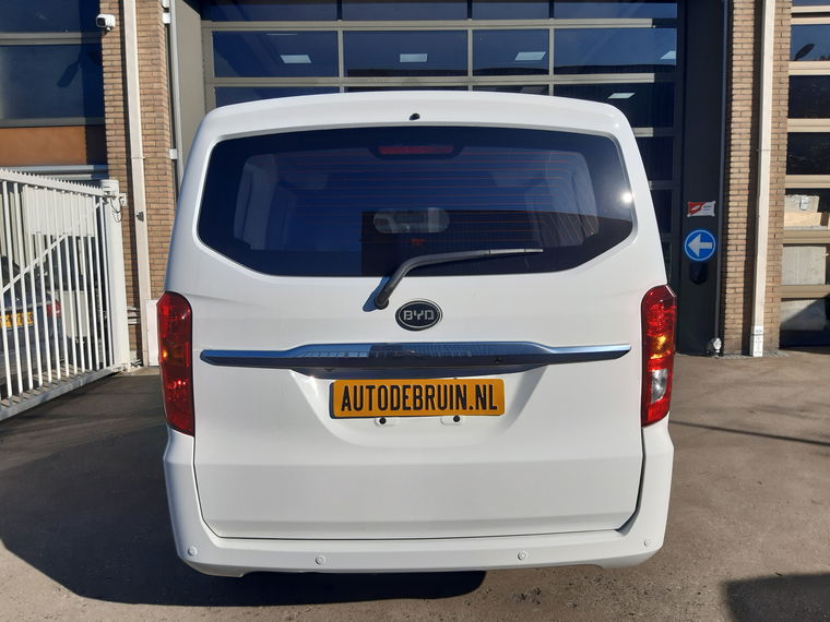 Nissan E-NV200