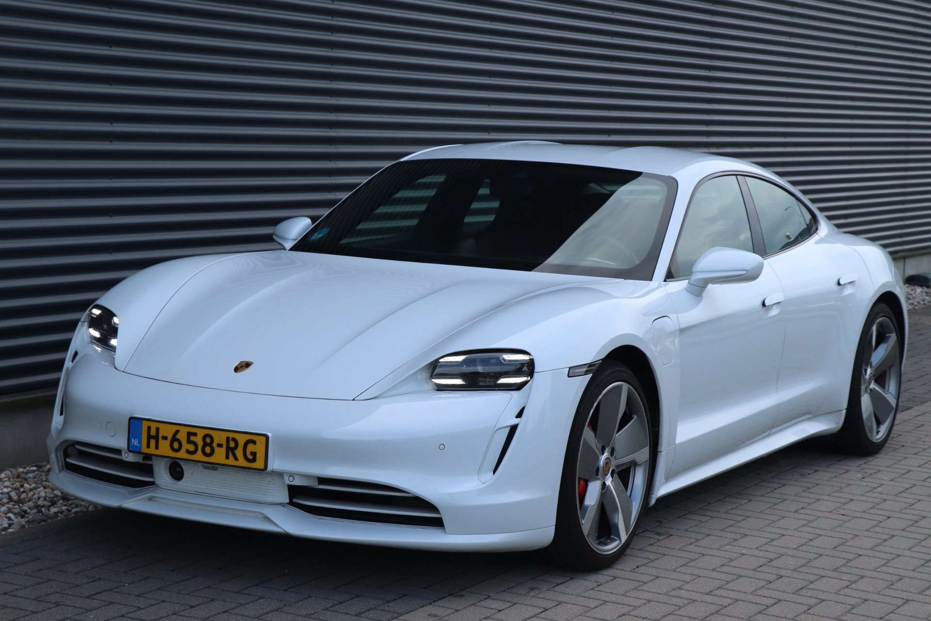 Foto van Porsche Taycan