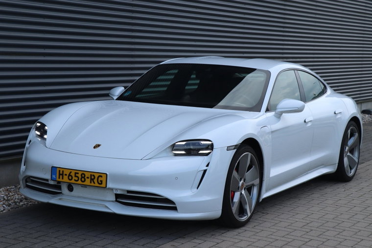 Foto van Porsche Taycan
