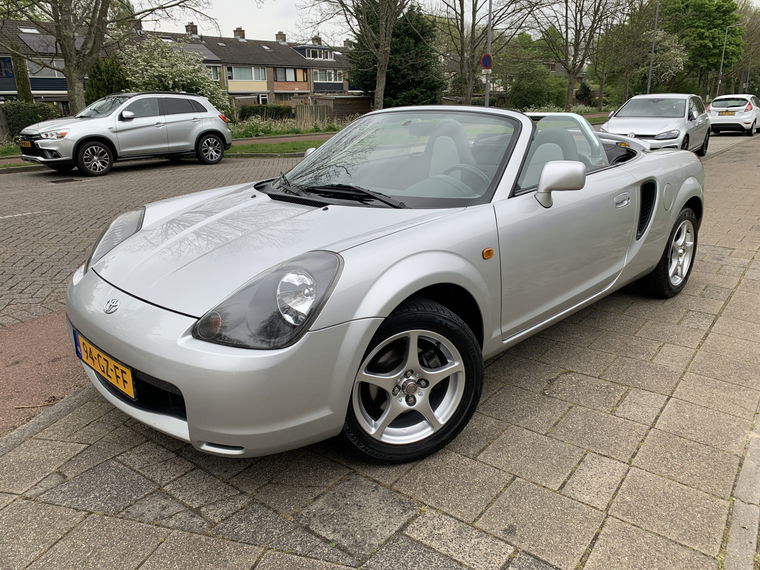 Toyota MR2