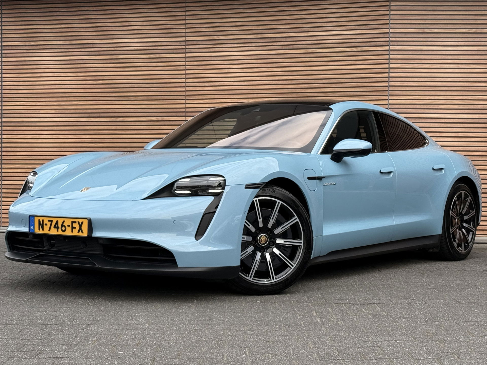 Foto van Porsche Taycan