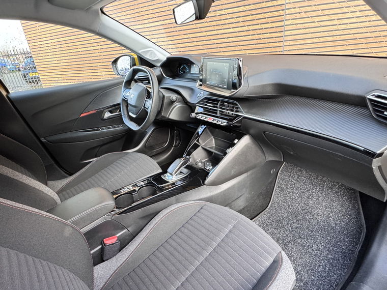 Peugeot e-208