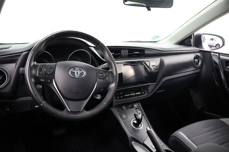 Toyota Auris Touring Sports