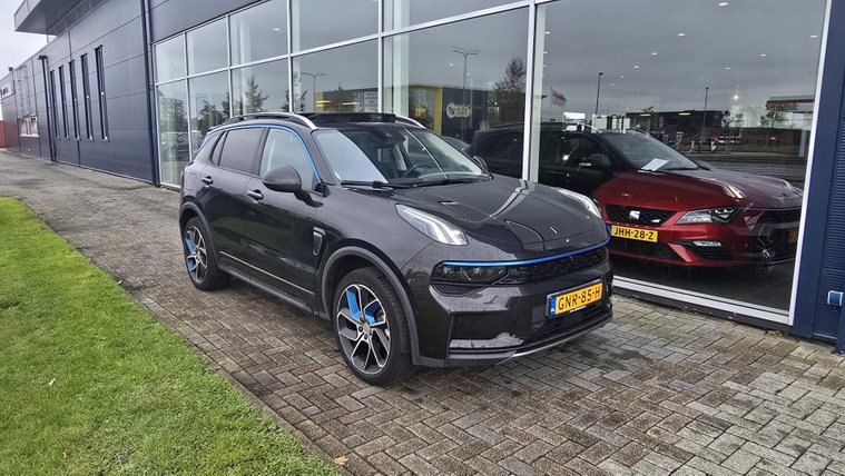 Lynk & Co 01 foto 1