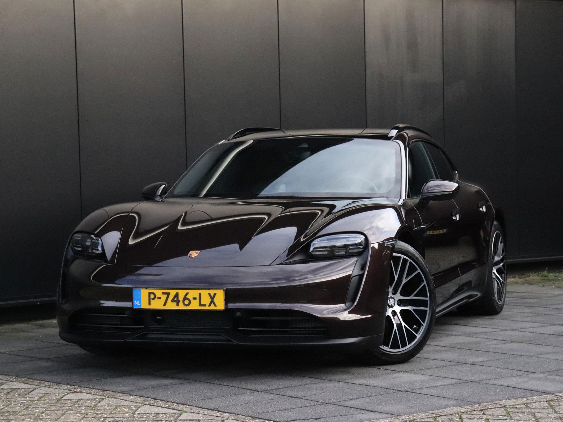 Foto van Porsche Taycan Sport Turismo
