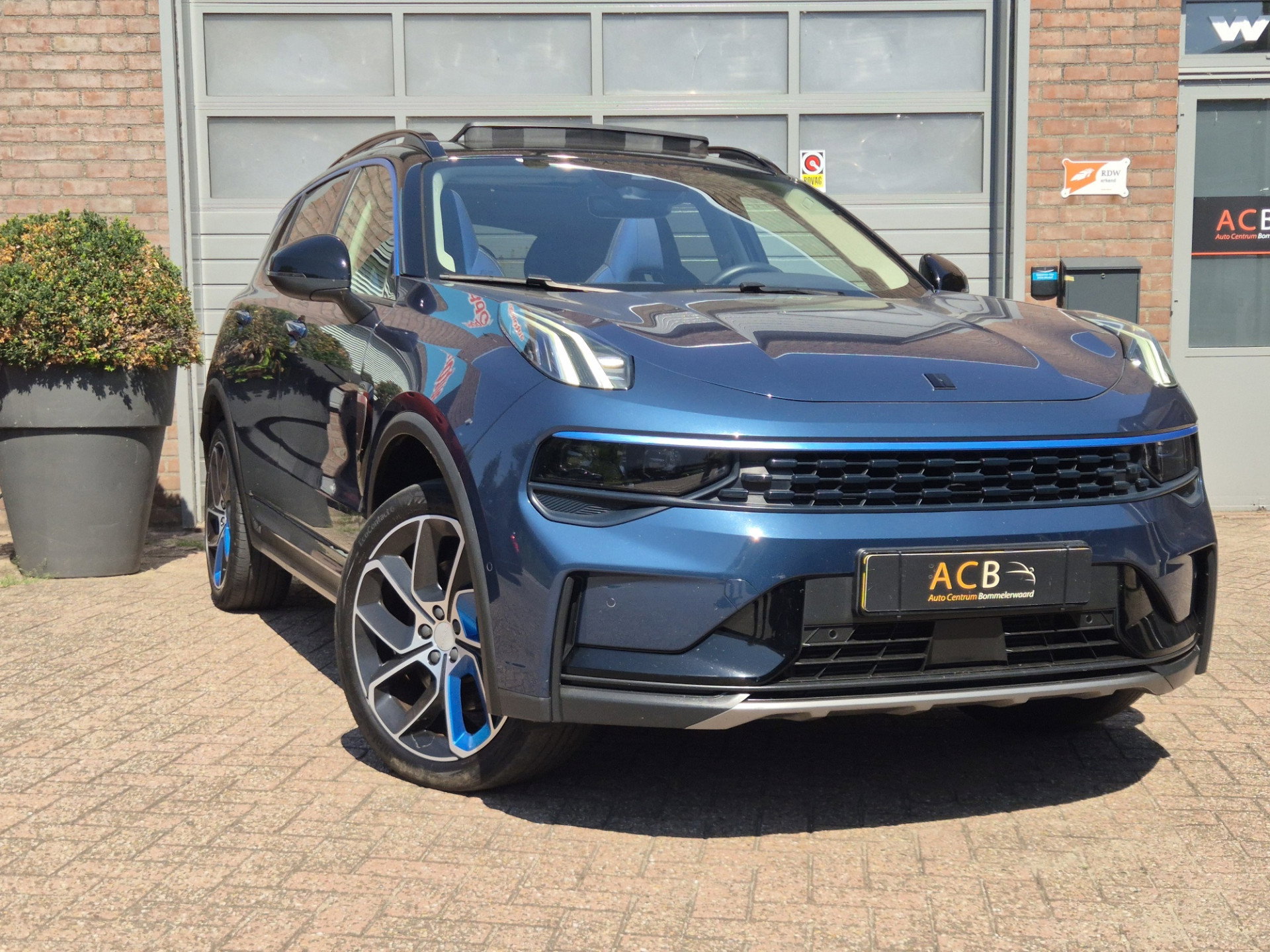 Foto van Lynk & Co 01