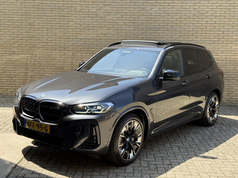 Foto van BMW iX3