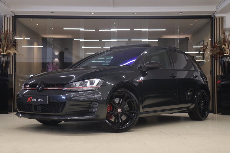 Volkswagen Golf foto 1