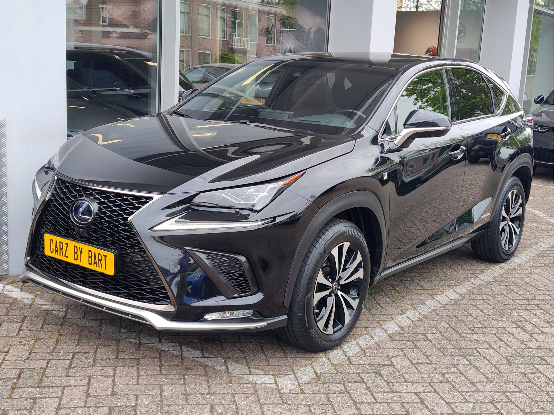 Foto van Lexus NX