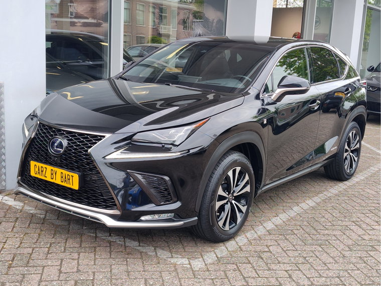 Foto van Lexus NX
