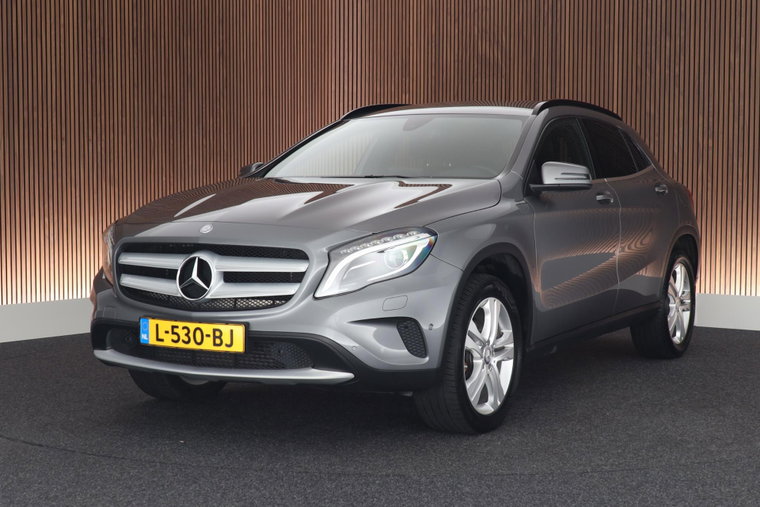 Mercedes-Benz GLA foto 1