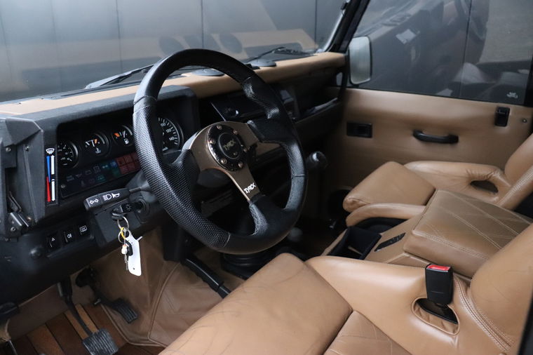 Land Rover Defender