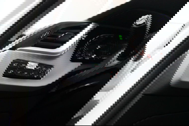 BMW 1-serie 118i F40 Executive Edition | Automaat | 1e eigenaar | NL auto | BTW auto | LED | Carplay | DAB | Sportstuur |