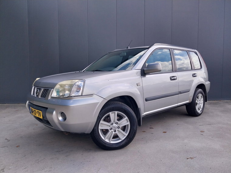 Nissan X-Trail foto 1