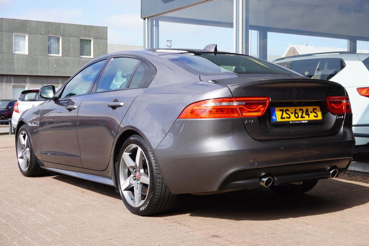 Jaguar XE