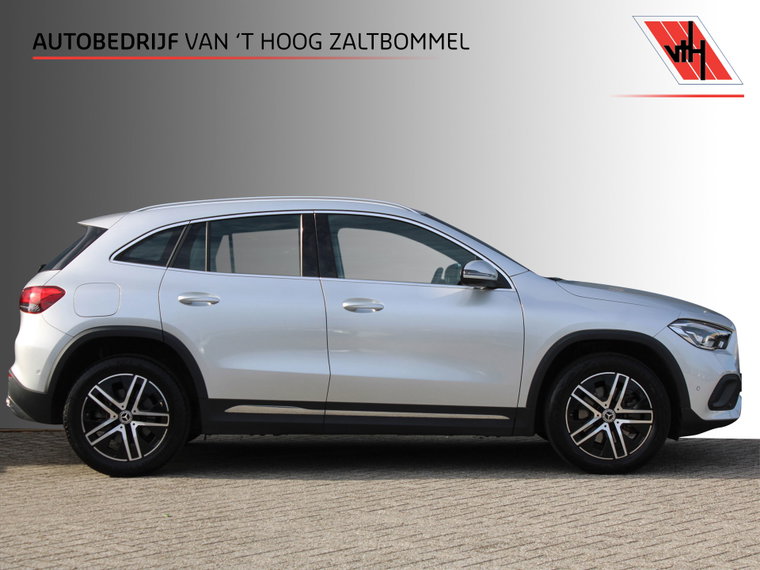 Mercedes-Benz GLA foto 1