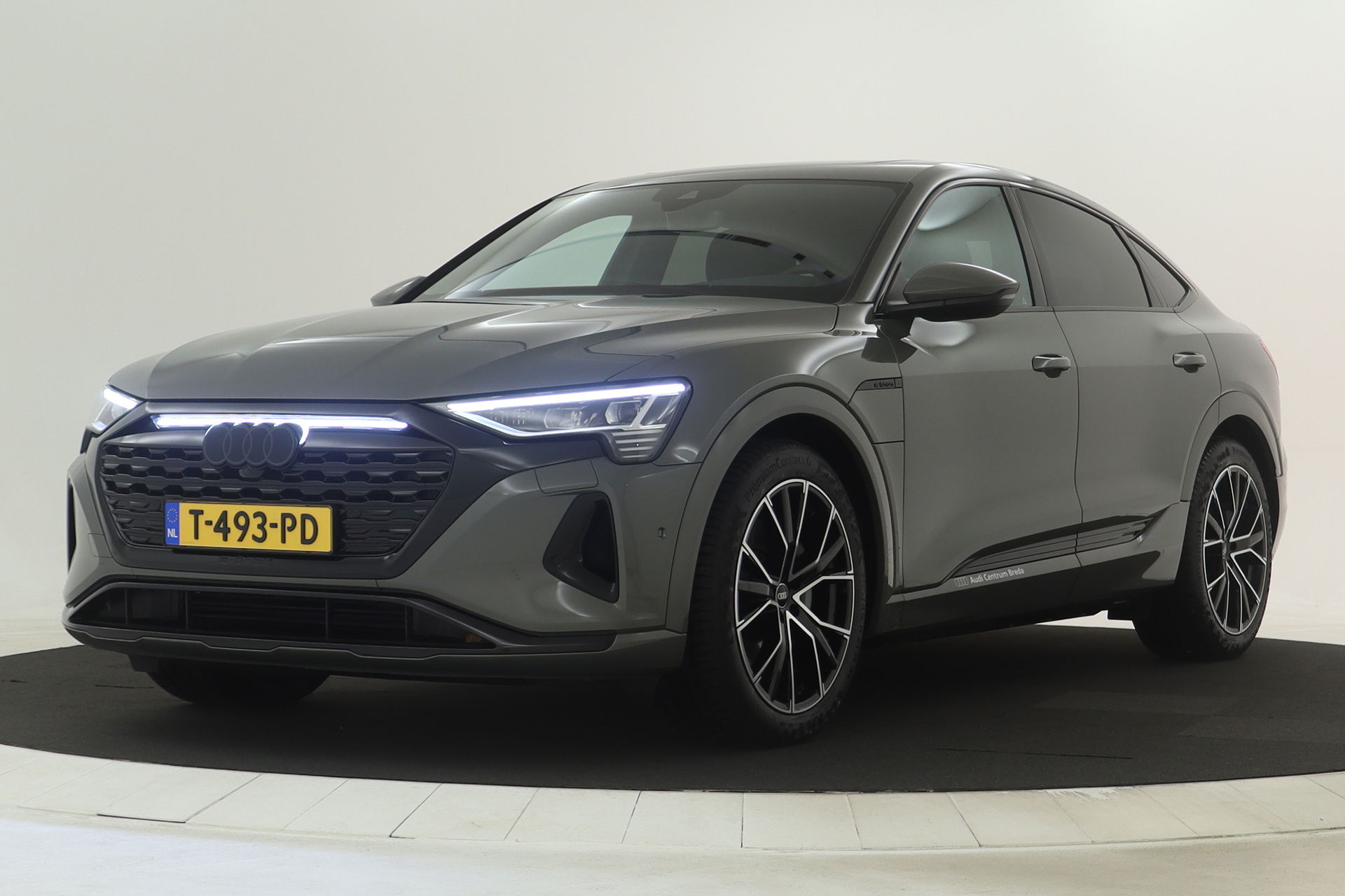 Foto van Audi Q8 Sportback e-tron