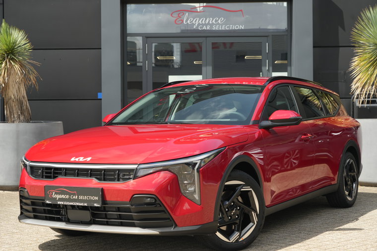 Foto van Kia K4