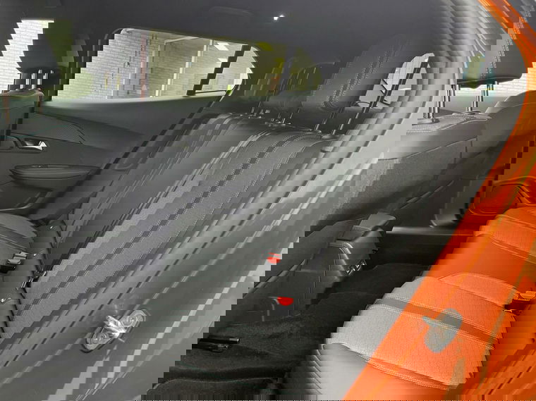 Peugeot e-2008
