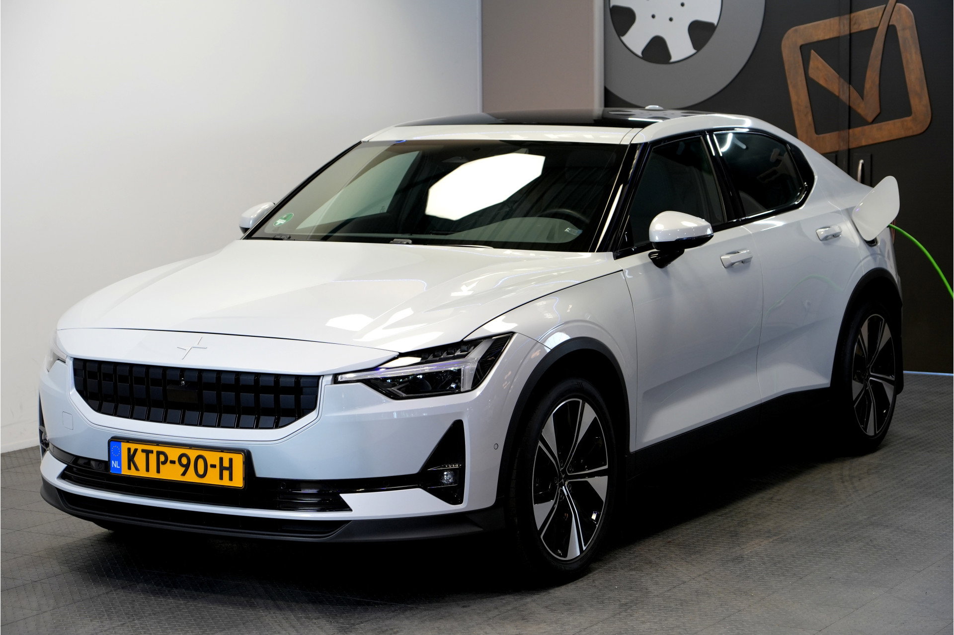 Foto van Polestar 2
