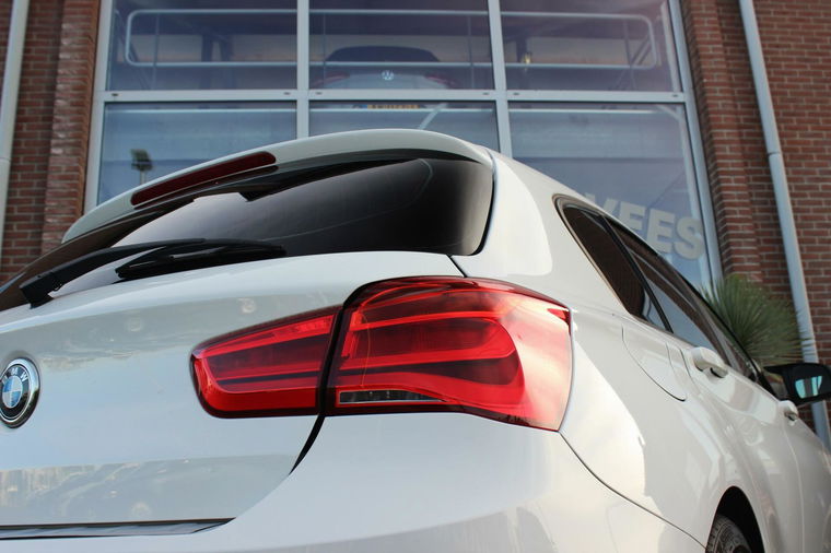 BMW 1-serie 116i F20 Essential Facelift 5-deurs | NL auto | Sportstuur | PDC | Navi | Cruise-control | NAP | Alpinweiss |