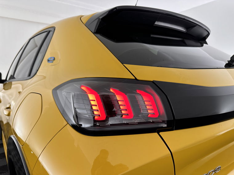 Peugeot e-208