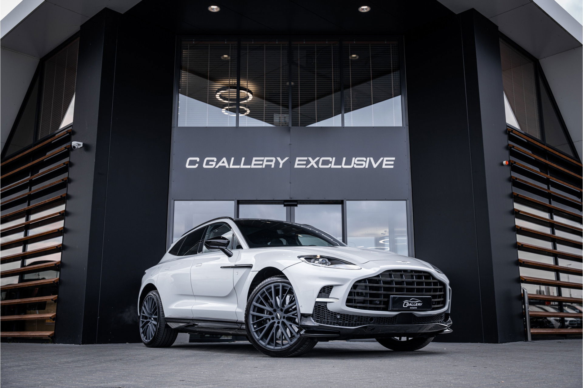 Foto van Aston Martin Dbx