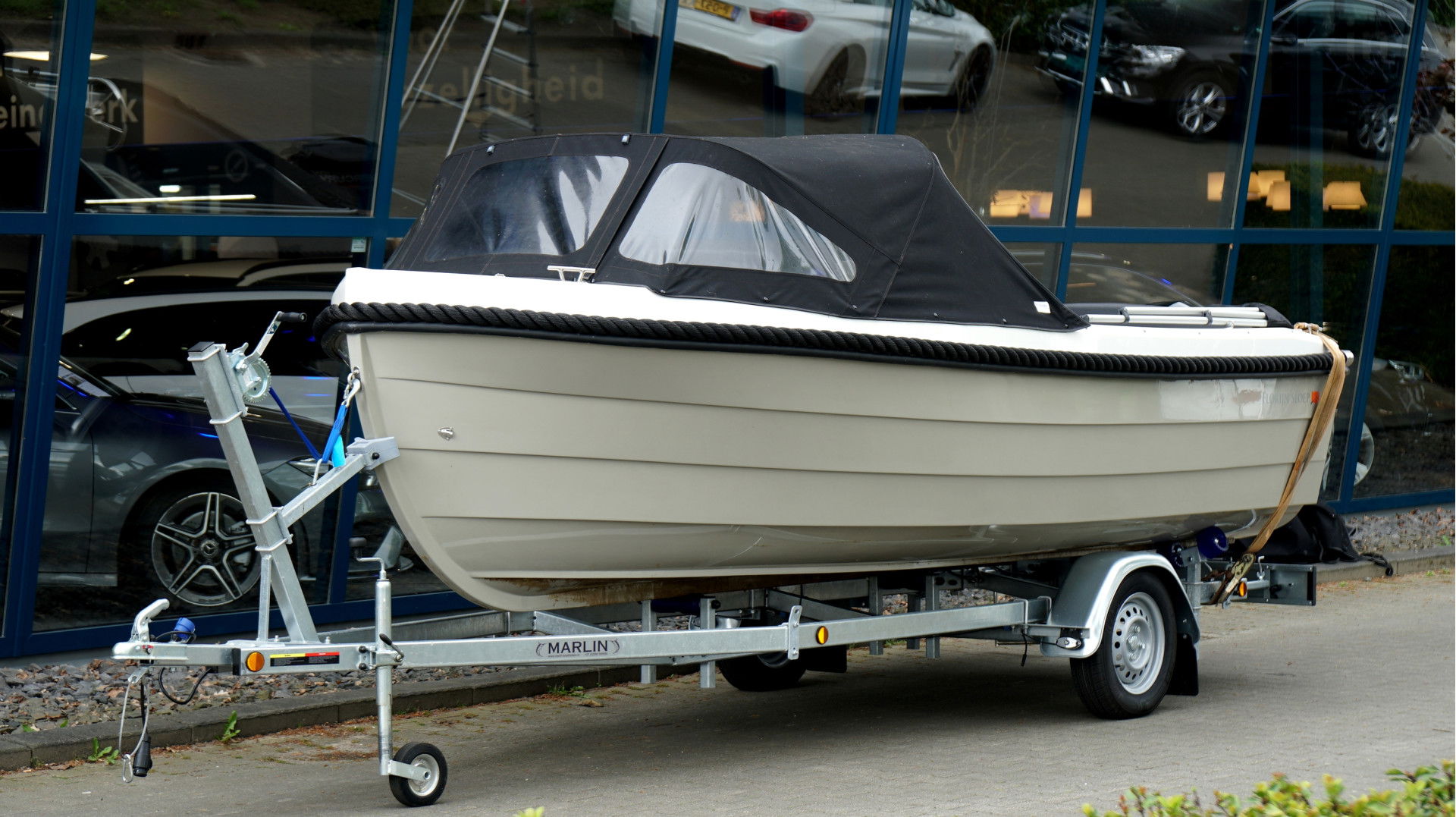 Foto van Florijn Sloep 20pk Mercury (geen vaarbewijs nodig) inclusief Marlin Trailer, 6-8 persoons!